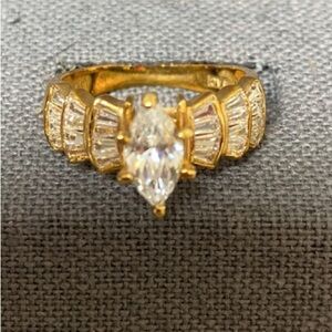 DAC vintage gold plated ladies rhinestone cluster cocktail ring -size 9